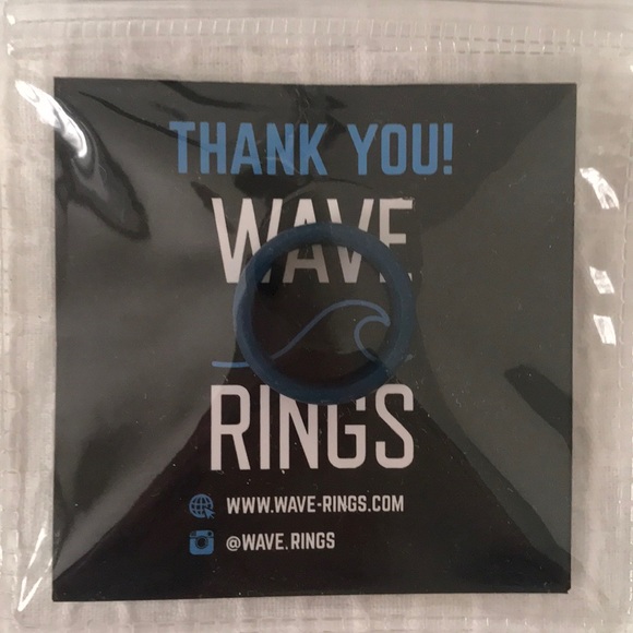 Wave ring - Picture 1 of 1